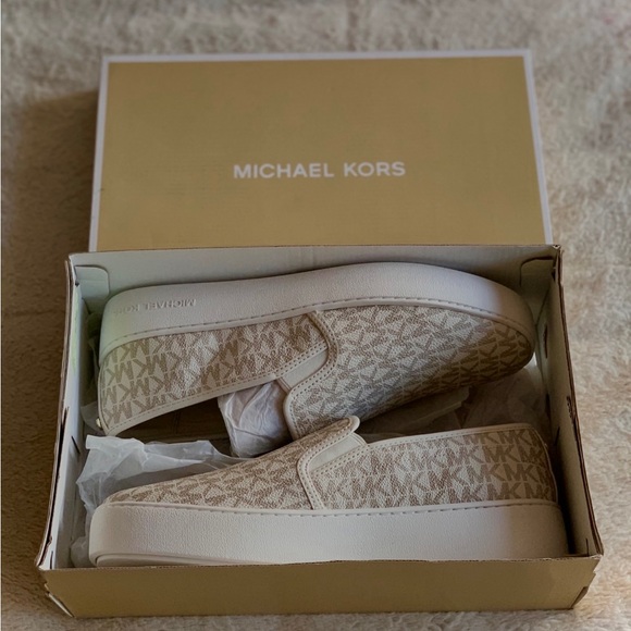 MICHAEL Michael Kors Teddy Slip Ons US 10M - Picture 2 of 6